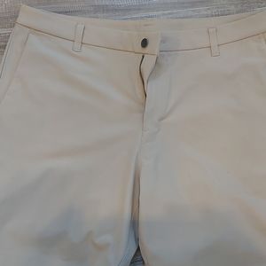Lululemon Commision Shorts, Size 38, Tan